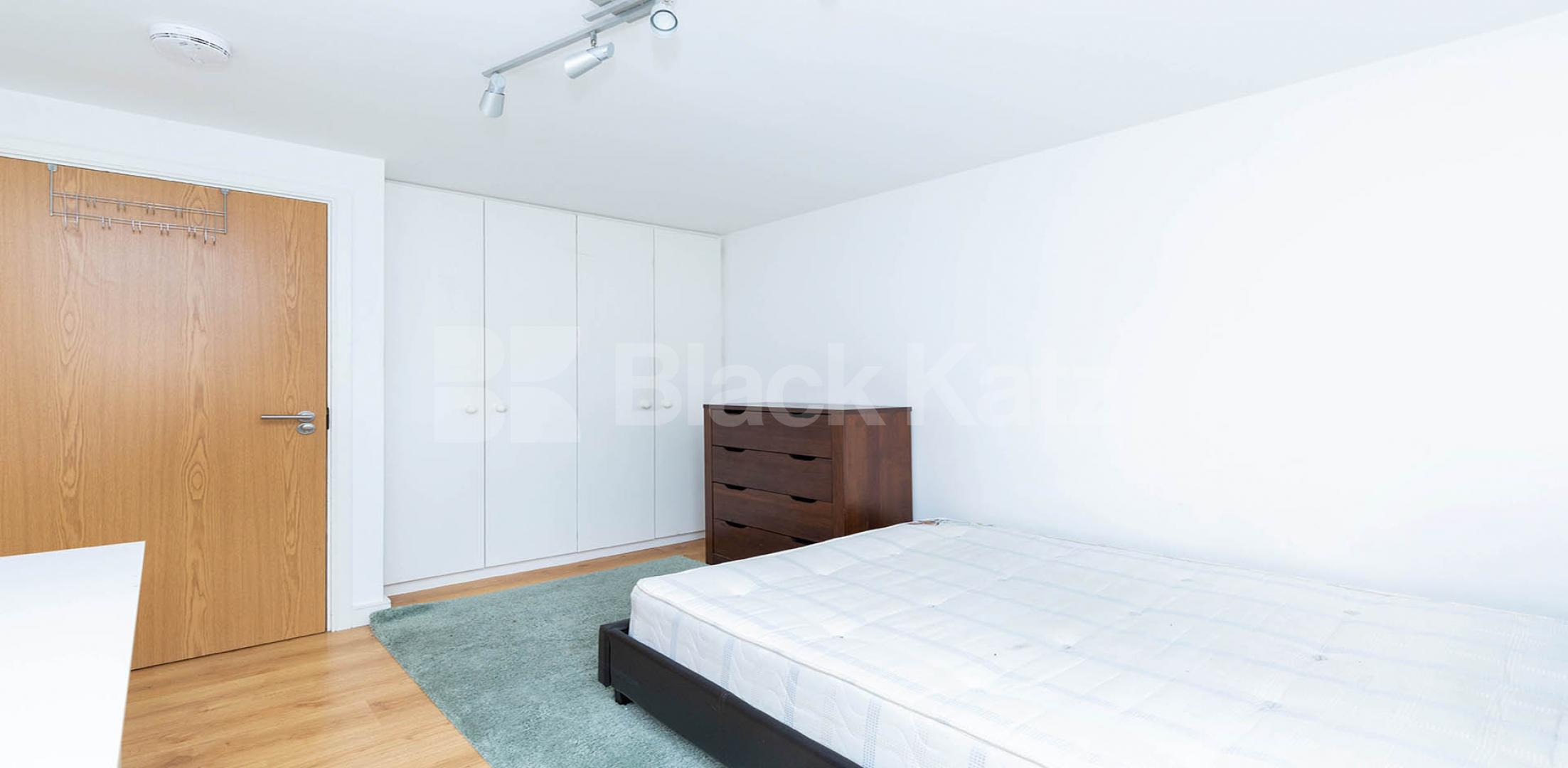 			3 Bedroom, 1 bath, 1 reception Apartment			 Criterion Mews, ARCHWAY N19